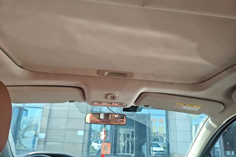 Used Venucia T70 2018 2.0L CVT Smart Enjoyment Sport Edition Headliner