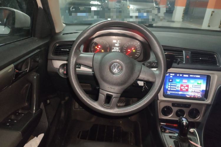 Used Volkswagen Lavida 2013 Revised Classic 1.6L Automatic Fashion Edition Steering Wheel