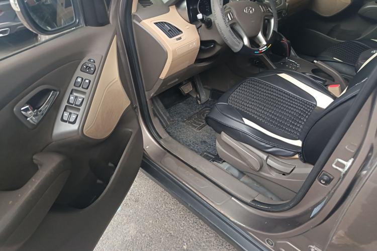 Used Hyundai ix35 2010 2.0L Automatic Two-Wheel Drive Elite Edition GLS
