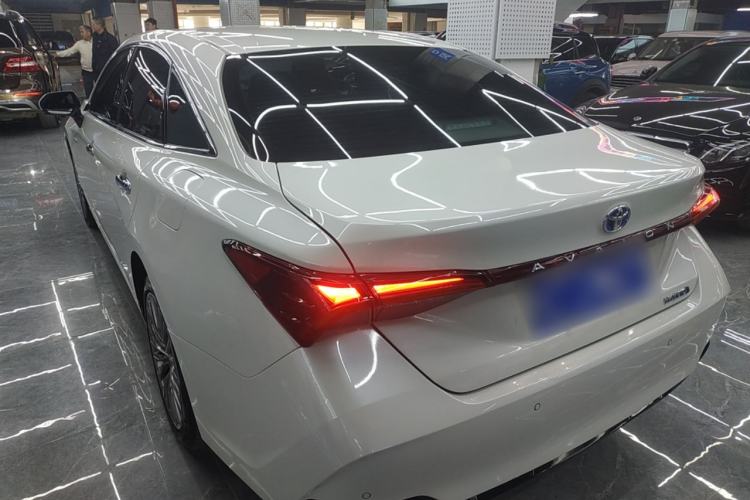 Used Toyota Avalon 2019 Dual-Engine 2.5L Luxury Edition China VI Standard