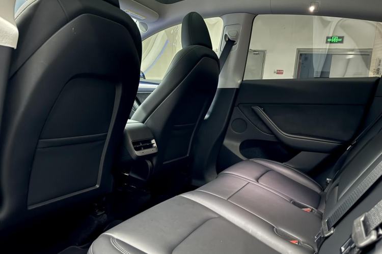 Used Tesla Model Y 2024 Rear-Wheel-Drive Version Interior 12