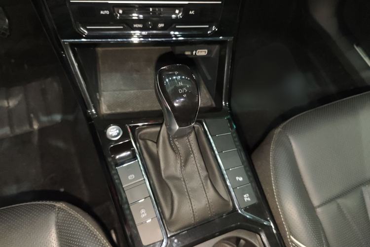 Used Volkswagen Passat 2023 Facelift 330TSI Luxury Edition
