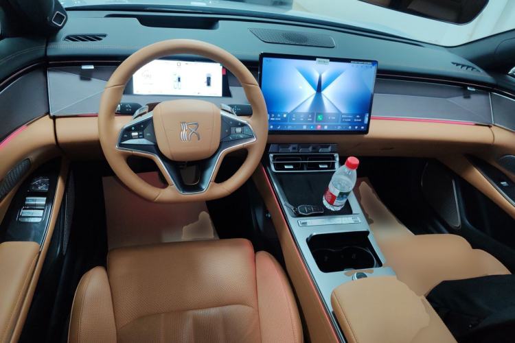 Used BYD Han L 2025 EV Four-Wheel Drive LiDAR Flagship Model Center Console