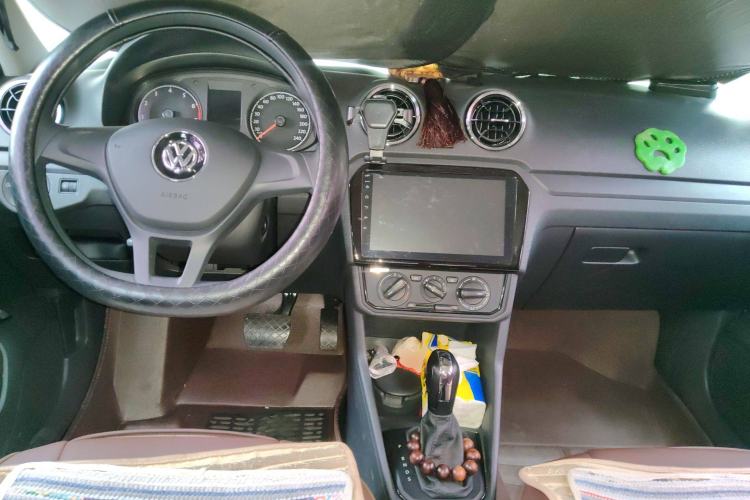 Used Volkswagen Jetta 2017 1.5L Automatic Fashion Model Center Console