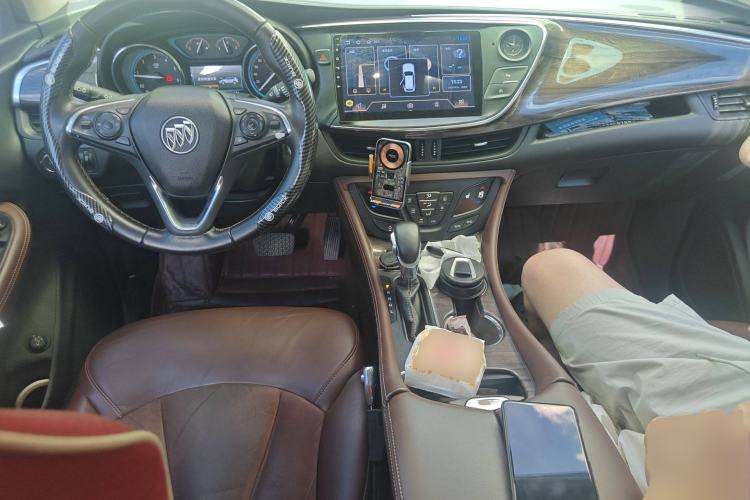 Used Buick Envision 2017 28T Four-Wheel Drive Elite Model Center Console