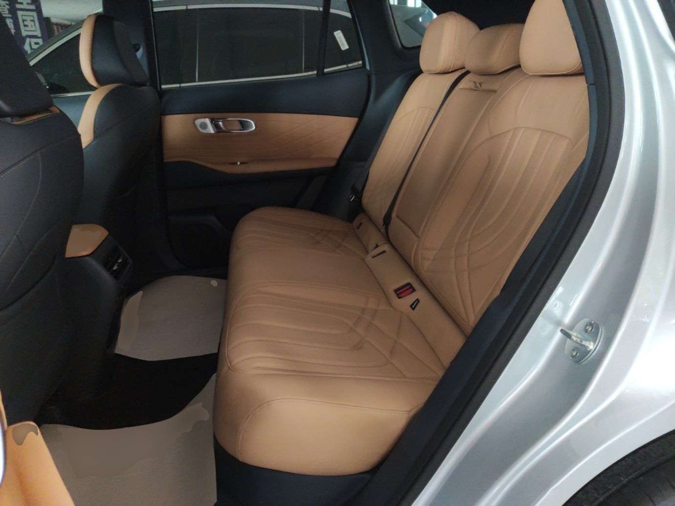 Geely Galaxy Xingjian 7 EM-i 2025 120km Launch+ Version — снимка 20