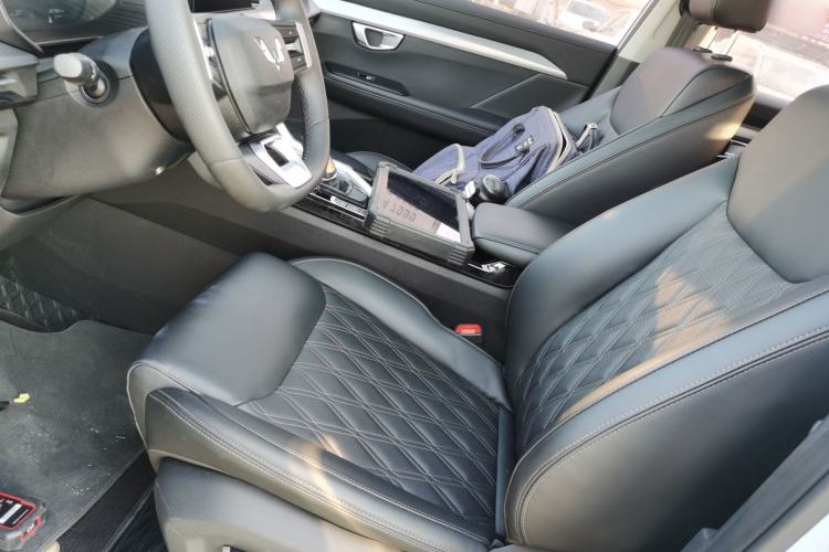 Used Wuling Asta 2022 2.0L DHT Electric-Speed Version