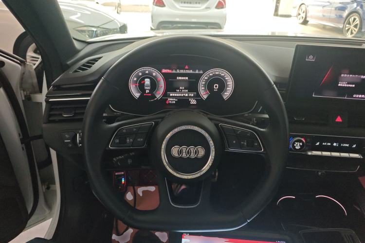 Used Audi A4L 2023 40 TFSI Luxury Dynamic Model Steering Wheel