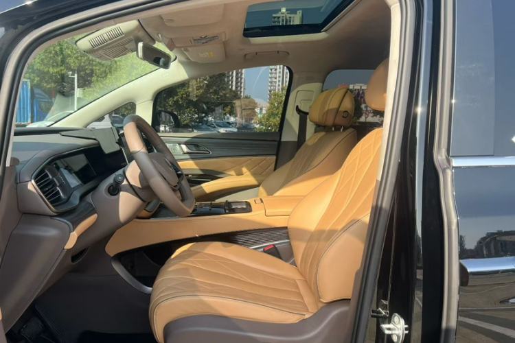 Used Denza D9 2022 DM-i 970 Four-Wheel Drive Flagship Model
