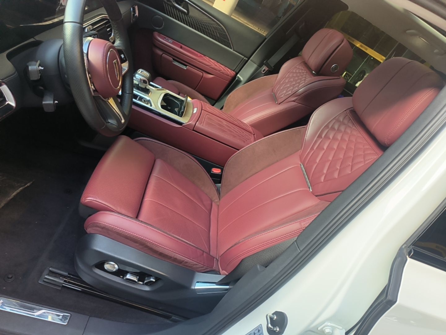 Hongqi E-HS9 2022 690 km Range Flagship Edition Six Seats — снимка 17