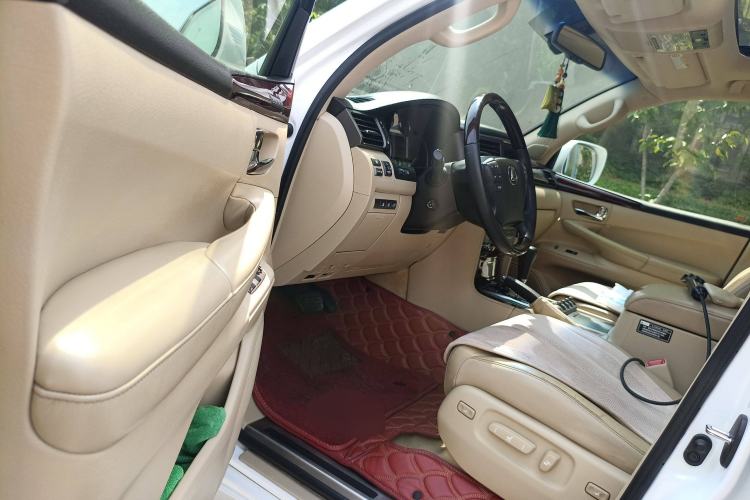 Used Lexus LX 2009 570
