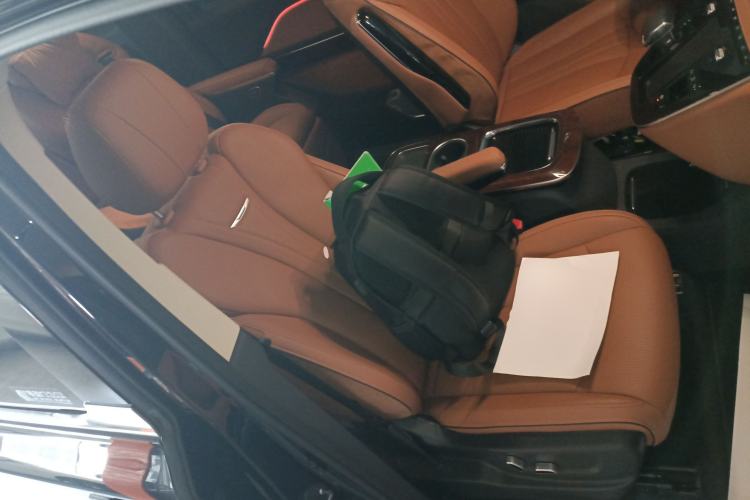 Used Hongqi HQ9 PHEV 2024 2.0T Four-Wheel Drive Luxury Edition Right Front Seat