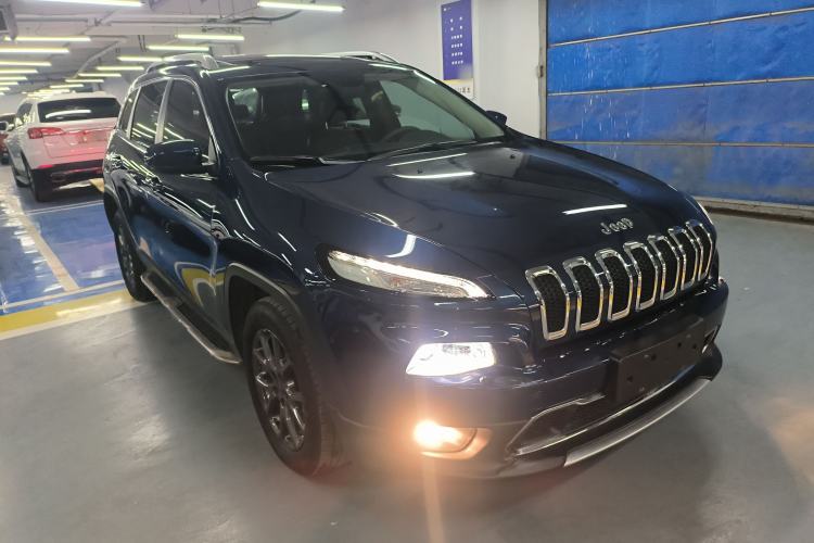 Used Jeep Cherokee 2020 2.0L Two-Wheel Drive Classic Sports Edition