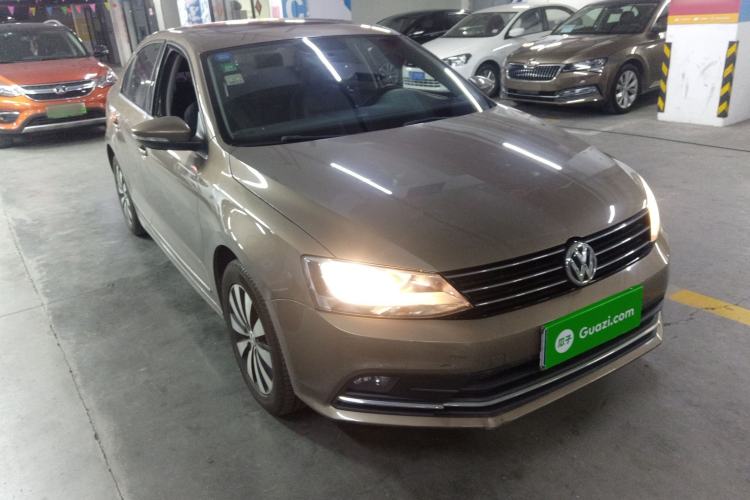 Used Volkswagen Sagitar 2017 230TSI Automatic Comfort Version
