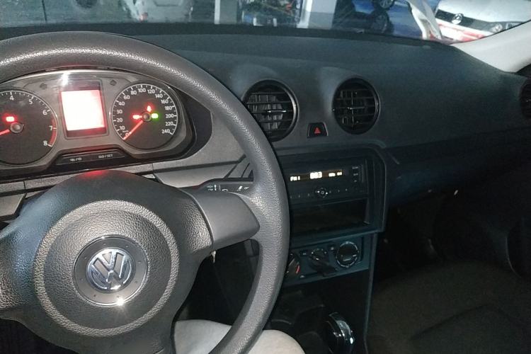 Used Volkswagen Jetta 2015 1.6L Automatic Fashion Model