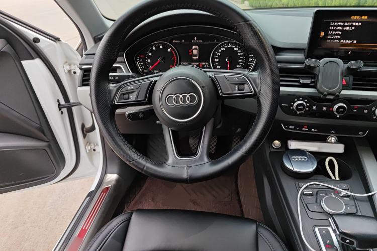 Used Audi A4L 2018 30th Anniversary Edition 40 TFSI Trendy Model
