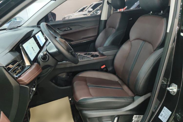 Used SOL X8 PLUS 2023 1.5 TGDI DCT Smart Home Edition 7-Seater