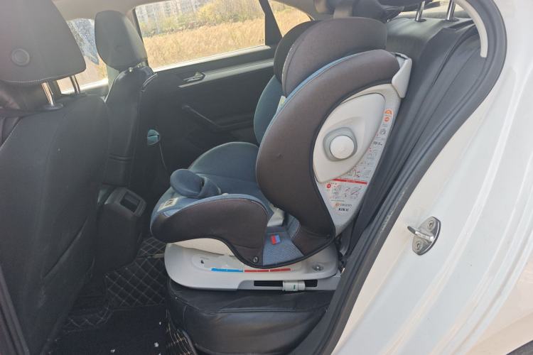 Used Volkswagen Lamando 2019 230TSI DSG Fashion Edition China VI Left Rear Seat