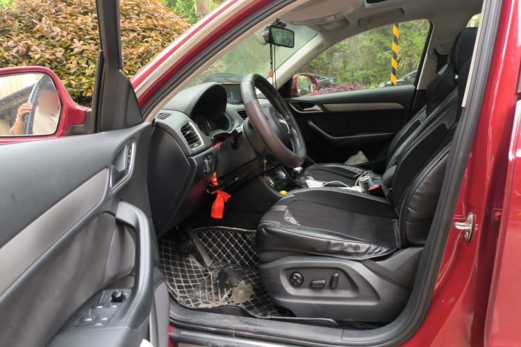 Used Audi Q3 2013 35 TFSI Ambition Edition Driver Seat