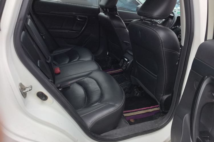 Used GAC Trumpchi GA6 2015 1.8T DCT Luxury Navigation Model Interior 3