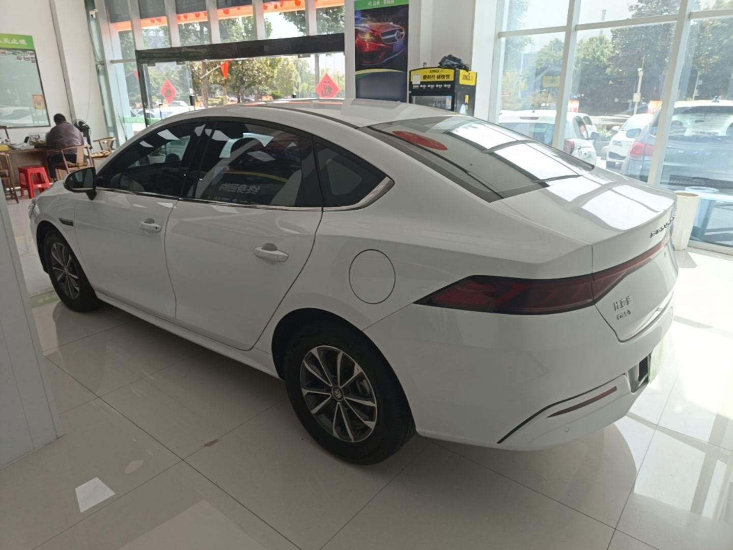 BYD Qin PLUS 2024 HONOR Edition DM-i 55KM Leading Model — снимка 4