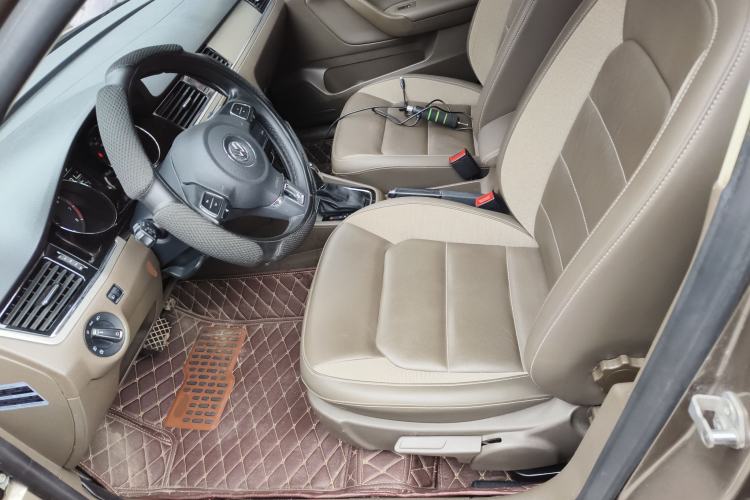 Used Volkswagen Bora 2015 Value Edition 1.6L Automatic Comfort Version Left Front Seat