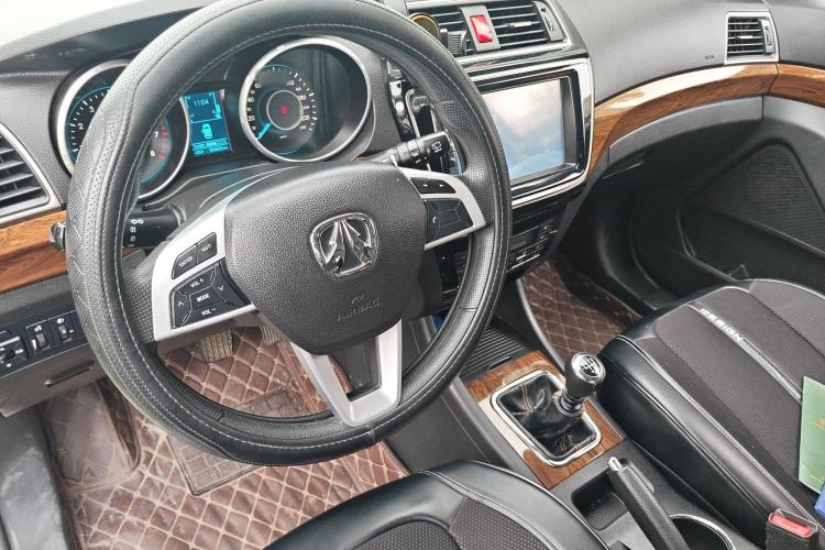 Used BAIC Weiwang S50 2016 1.5T Manual Happy Motion Superior Edition
