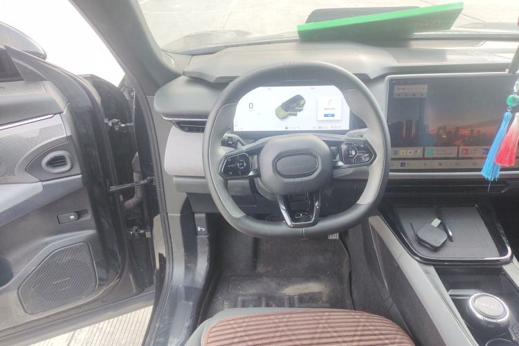 Used Lynk & Co 08 EM-P 2023 120km Long-Range Pro
