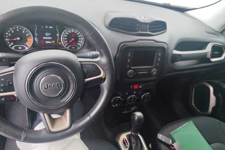 Used Jeep Renegade 2017 180T Automatic Jingneng Edition Center Console