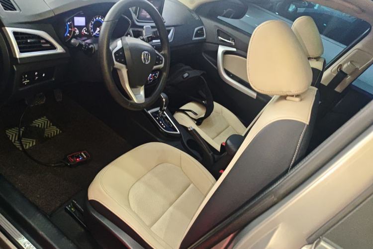 Used CHANGAN Alsvin V7 2016 1.6L Automatic Enjoyment Model China V Standard
