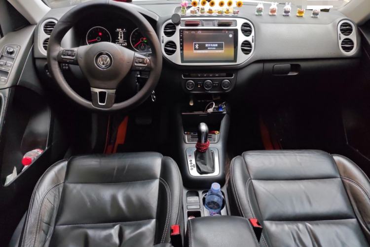 Used Volkswagen Tiguan 2017 300TSI Automatic Two-Wheel Drive Silk Road Comfort Edition Center Console