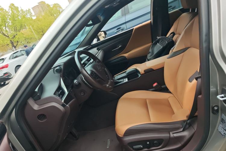 Used Lexus ES 2020 200 Excellence Edition Left Front Seat