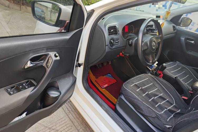 Used Volkswagen Polo 2013 1.4L Manual Fashion Edition