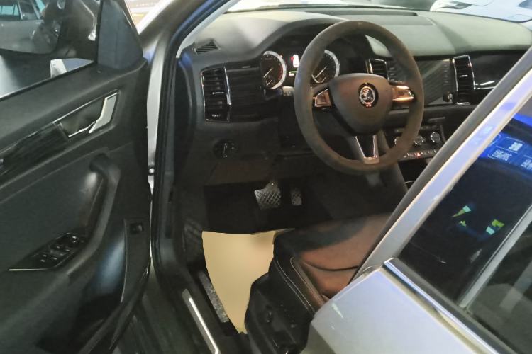 Used Skoda Kodiaq 2017 TSI330 7-Seater Two-Wheel-Drive Luxury Tech Edition
