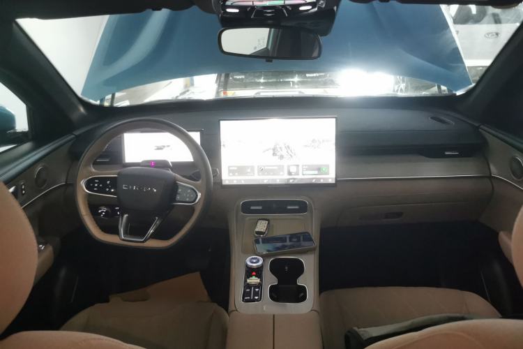 Used Chery Tiggo 8 PLUS C-DM 2025 1.5T 116 km Prestige Version 5 Seats