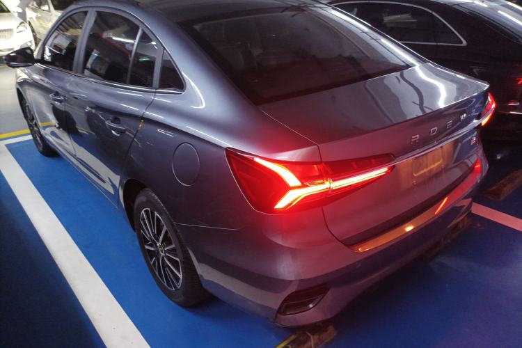 Used Roewe i5 2021 1.5L CVT Diamond Edition
