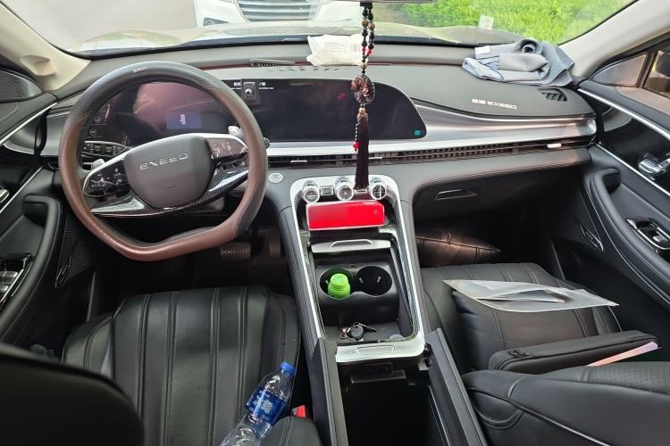 Used EXEED Lingyun 2025 Model 300T Two-Wheel-Drive Moonlit Night Edition Center Console