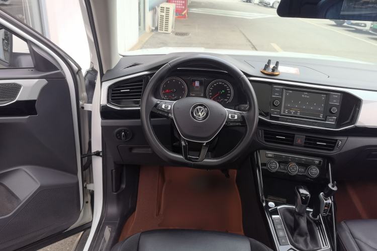 Used Volkswagen Tayron 2019 330TSI Two-Wheel-Drive Luxury Version China V Emission Standard
