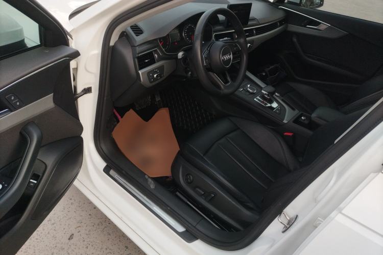 Used Audi A4L 2018 30th Anniversary Edition 30 TFSI Ambition Model Driver Seat