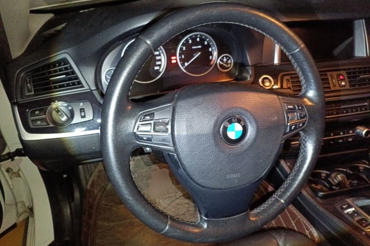 Used BMW 5 Series 2013 520Li Elegant Edition Steering Wheel