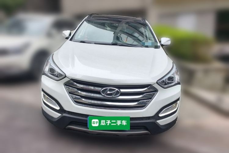 Used Hyundai Santa Fe 2015 2.4L Automatic Two-Wheel Drive Smart Version 5 Seats
