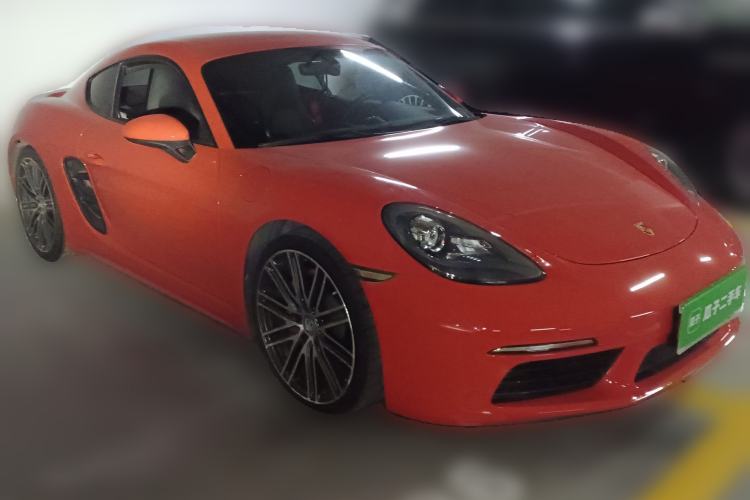 Used Porsche 718 2016 Cayman 2.0T Front Right 45 Deg