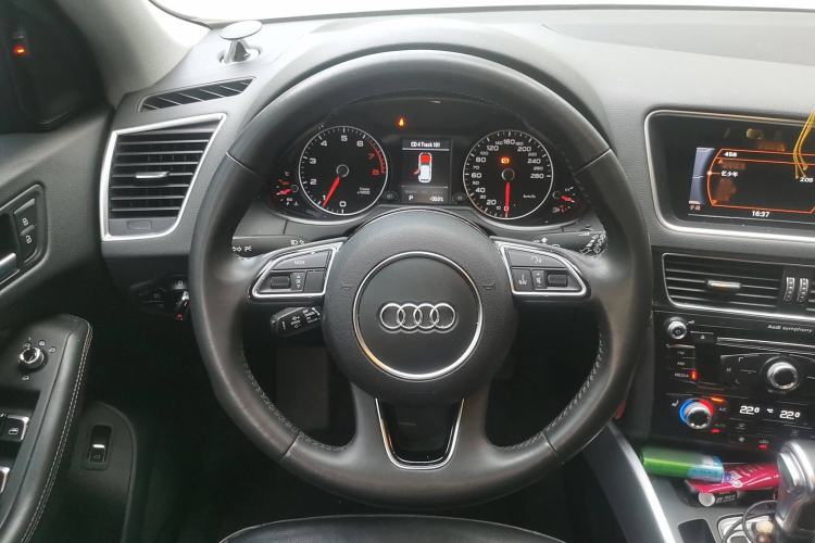 Used Audi Q5 2017 Plus 40 TFSI Technology Model