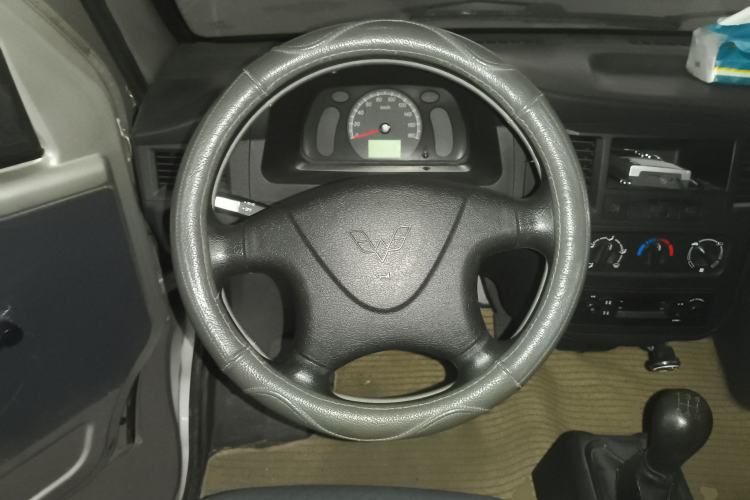 Used Wuling Zhiguang 2015 1.2L Practical LS-I Model
