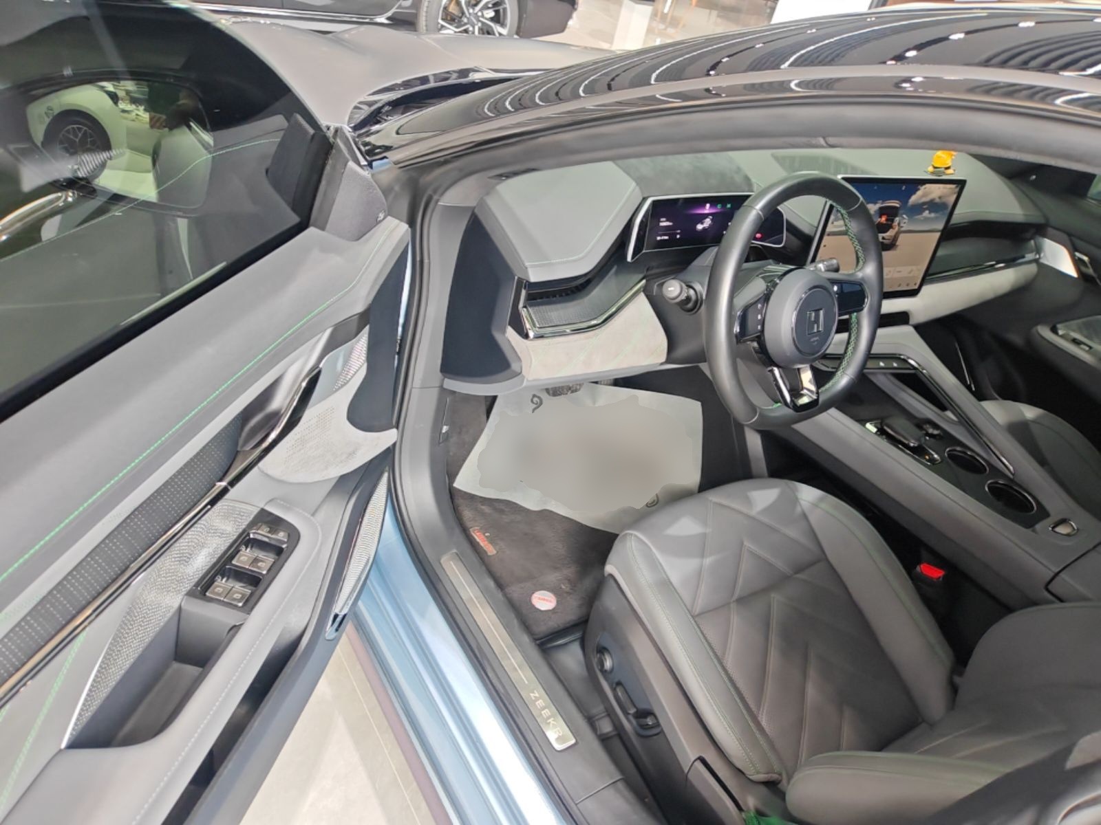 Zeekr 001 2021 Ultra-Long Range Dual-Motor YOU Version — снимка 18