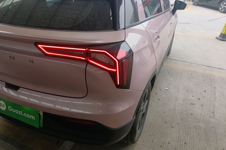 Used Geometry E Firefly 2024 401 km Fluorescent