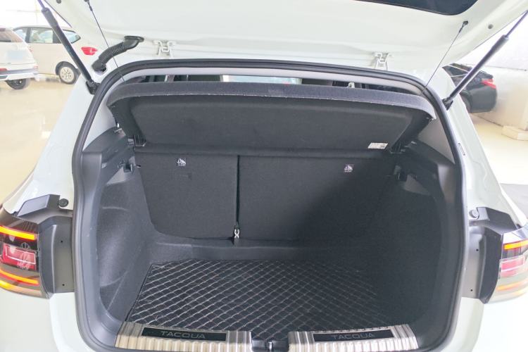 Used Volkswagen Tacqua 2020 280TSI DSG EnjoyPro Trunk