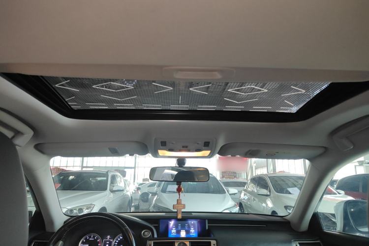 Used Lexus IS 2015 200T Leading Edition Headliner