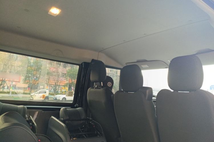 Used JMC Fushun 2023 2.0T Automatic Short-Wheelbase Low-Roof Commercial & Multi-Purpose Passenger Vehicle 6-Seater with Dual-Opening Tailgate