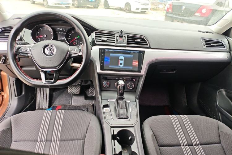 Used Volkswagen Lamando 2017 230TSI DSG Fashion Edition
